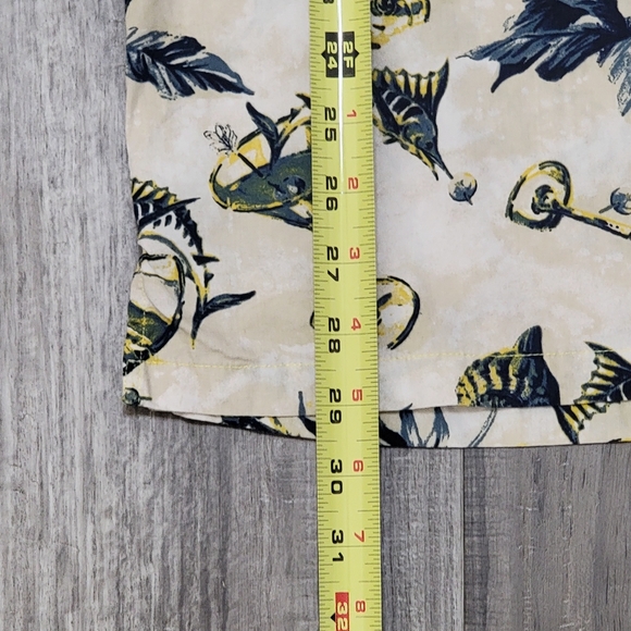 Columbia PFG Marlins and Martinis Print Short Sleeve Button Up Shirt - Picture 6 of 12